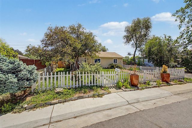 1042 Yuba Street, Aurora, CO 80011