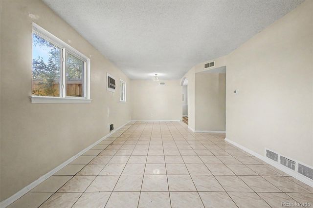 1042 Yuba Street, Aurora, CO 80011