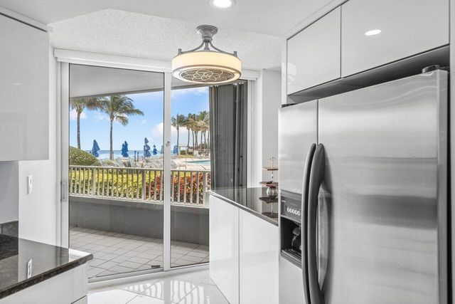 5200 N Ocean Drive 102, Singer Island, FL 33404