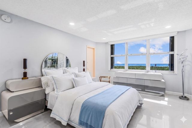 5200 N Ocean Drive 102, Singer Island, FL 33404