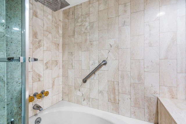 5200 N Ocean Drive 102, Singer Island, FL 33404