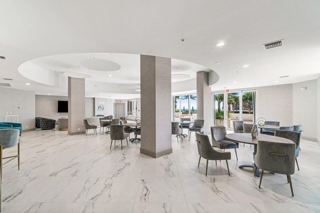 5200 N Ocean Drive 102, Singer Island, FL 33404