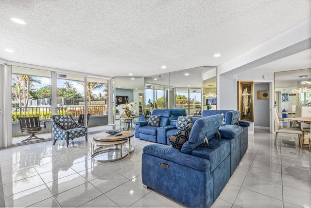 5200 N Ocean Drive 102, Singer Island, FL 33404