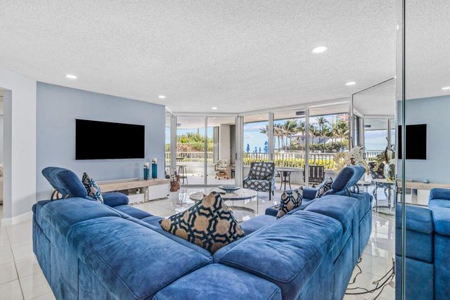 5200 N Ocean Drive 102, Singer Island, FL 33404