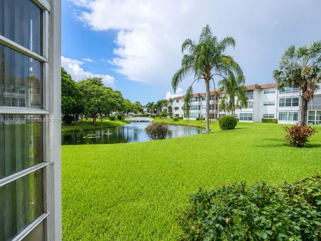 4700 NW 35th St 411, Lauderdale Lakes, FL 33319