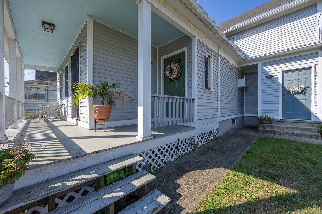 15 Holbrook Street, Ansonia, CT 06401