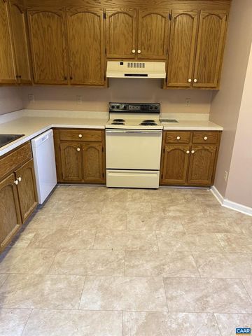 2307 FINCH CT, Charlottesville, VA 22911