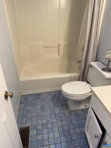 2307 FINCH CT, Charlottesville, VA 22911