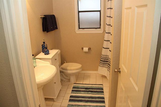 1220 Ashland Street, Houston, TX 77008