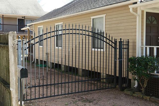 1220 Ashland Street, Houston, TX 77008