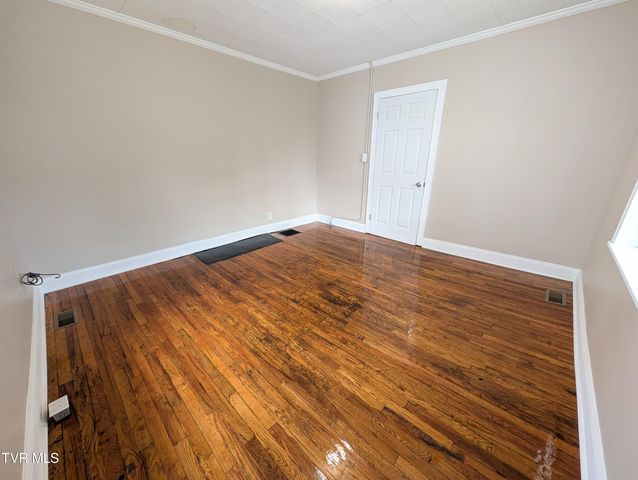 1514 West Sullivan Street, Kingsport, TN 37660