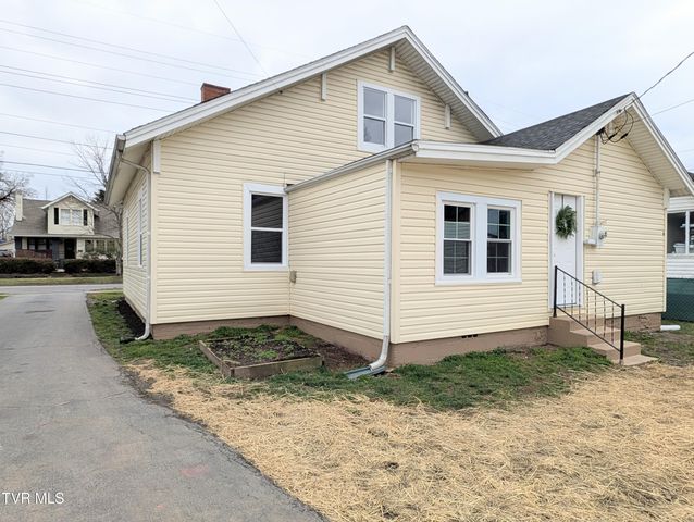 1514 West Sullivan Street, Kingsport, TN 37660