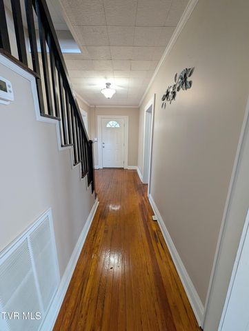 1514 West Sullivan Street, Kingsport, TN 37660