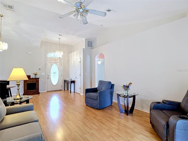 39033 6TH AVE, Zephyrhills, FL 33542