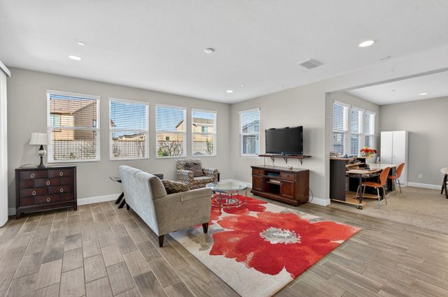 3510 Edington Dr, Rancho Cordova, CA 95742