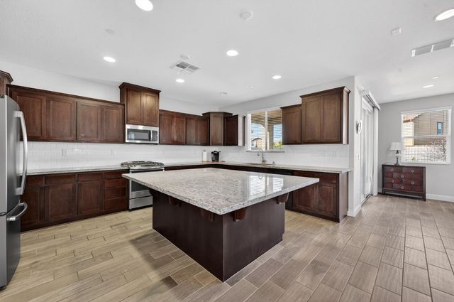 3510 Edington Dr, Rancho Cordova, CA 95742