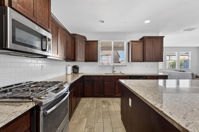 3510 Edington Dr, Rancho Cordova, CA 95742