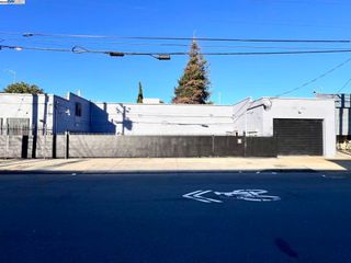 2852 E 7Th St, Oakland, CA 94601
