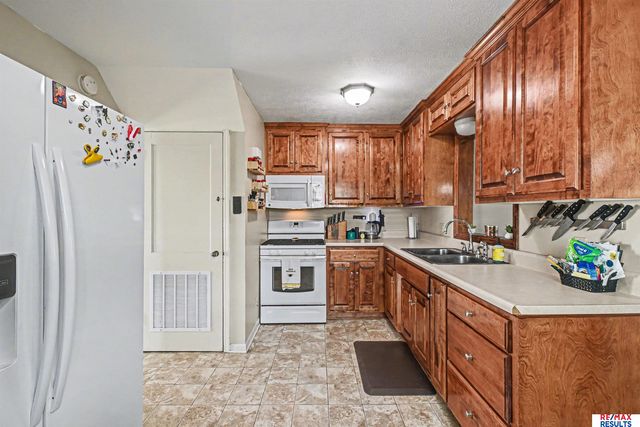 8325 State Street, Ralston, NE 68127