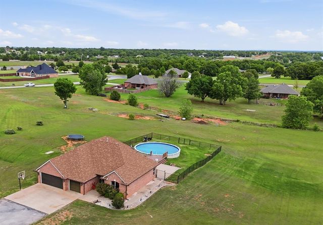 1700 Sandpiper Drive, Blanchard, OK 73010