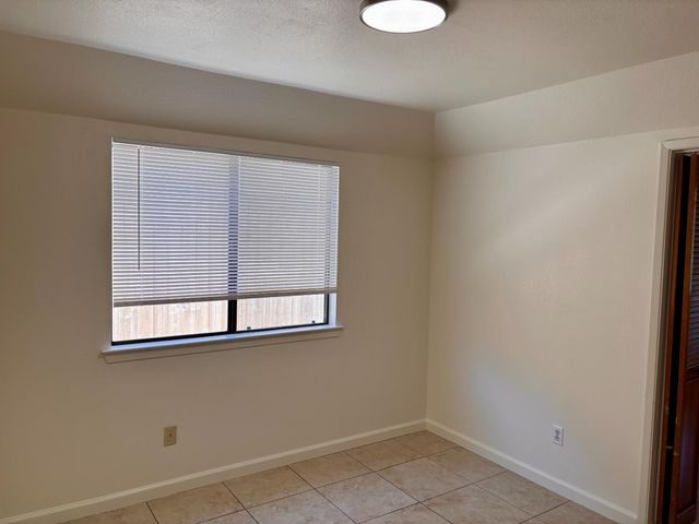 1647 E Serena Avenue, Fresno, CA 93720