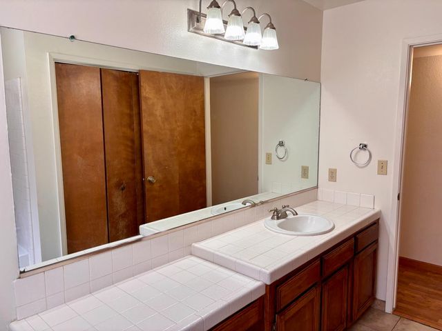 1647 E Serena Avenue, Fresno, CA 93720