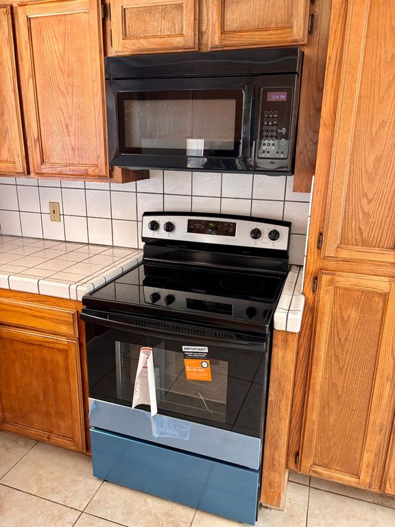 Image 11 of property listing at 1647 E Serena Avenue, Fresno, CA 93720