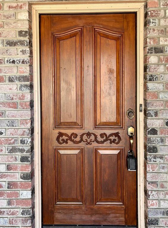 Image 3 of property listing at 1647 E Serena Avenue, Fresno, CA 93720