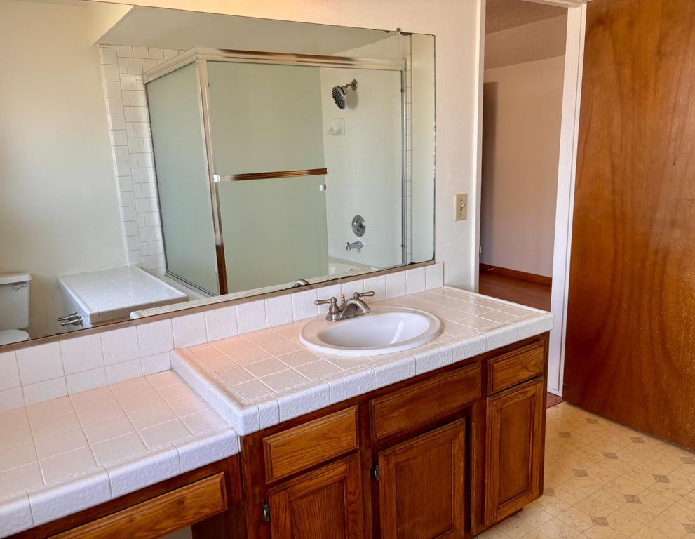 Image 30 of property listing at 1647 E Serena Avenue, Fresno, CA 93720