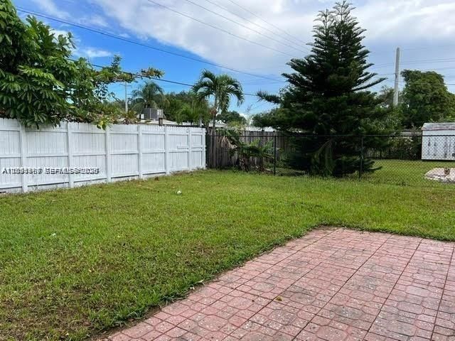6431 Hayes St, Hollywood, FL 33024