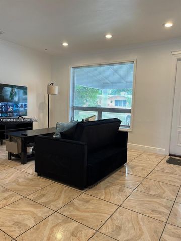 6431 Hayes St, Hollywood, FL 33024