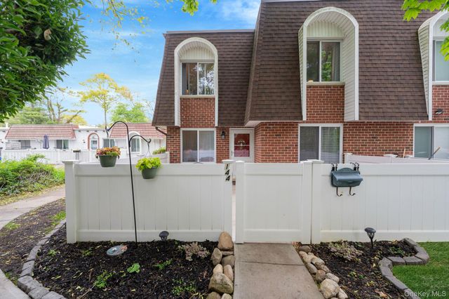 144 Golf Lane, Medford, NY 11763