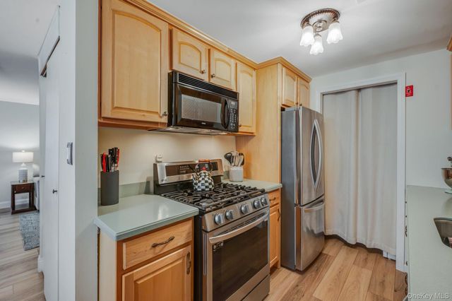144 Golf Lane, Medford, NY 11763