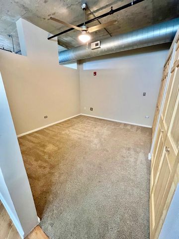 933 W Van Buren Street 302, Chicago, IL 60607