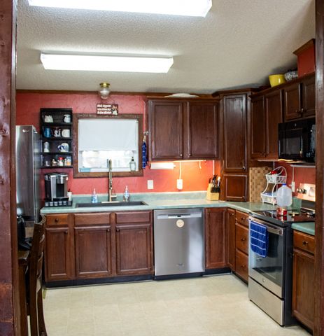 226 Happy Trail Court, Rhome, TX 76078