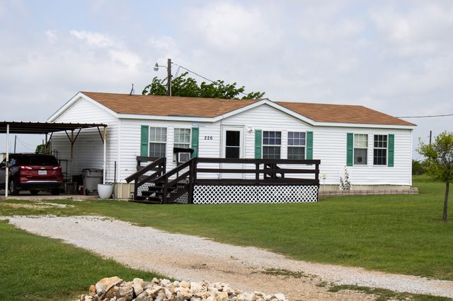 226 Happy Trail Court, Rhome, TX 76078