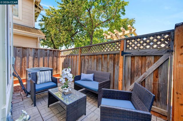 1311 Tapestry Ln, Concord, CA 94520