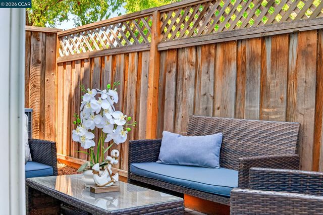 1311 Tapestry Ln, Concord, CA 94520