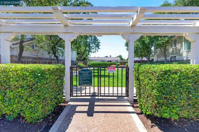 1311 Tapestry Ln, Concord, CA 94520