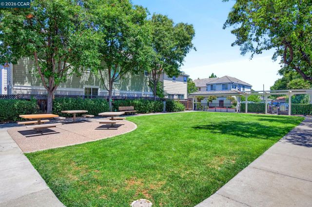 1311 Tapestry Ln, Concord, CA 94520