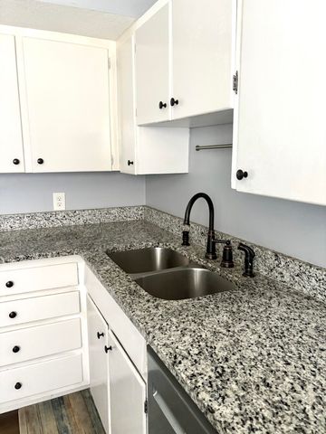 602 E Edgewood Street, Springfield, MO 65807