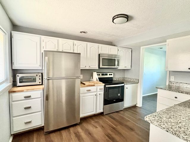 602 E Edgewood Street, Springfield, MO 65807