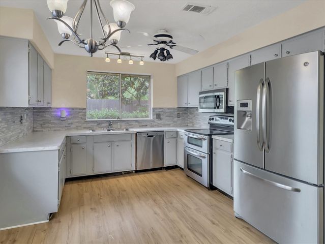 614 Tramwood Drive, Missouri City, TX 77489