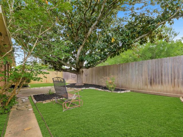 614 Tramwood Drive, Missouri City, TX 77489