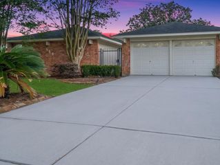 614 Tramwood Drive, Missouri City, TX 77489