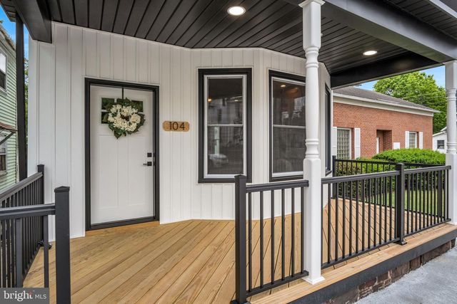 104 N HIGH ST, Duncannon, PA 17020