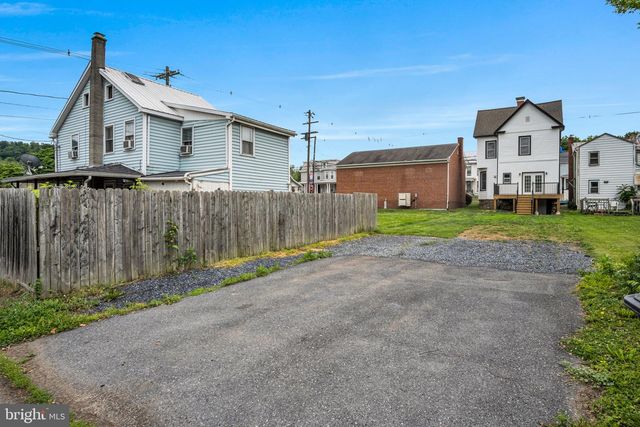104 N HIGH ST, Duncannon, PA 17020
