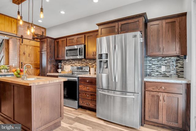 104 N HIGH ST, Duncannon, PA 17020
