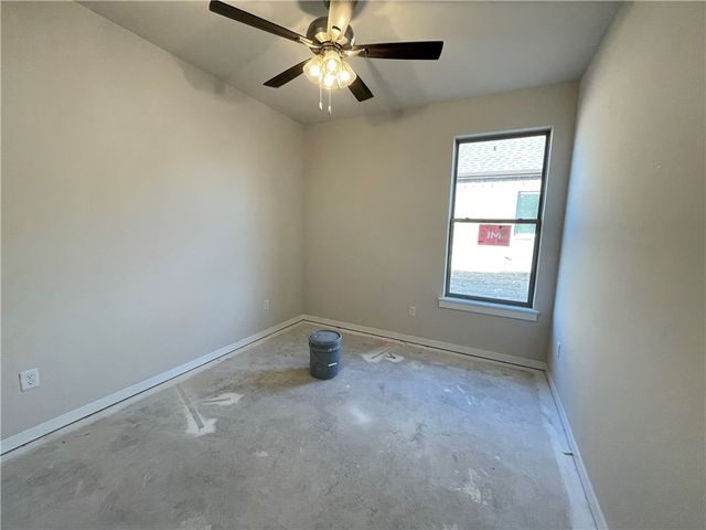 2305 N Presley Street, Siloam Springs, AR 72761