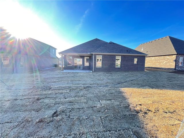 2305 N Presley Street, Siloam Springs, AR 72761